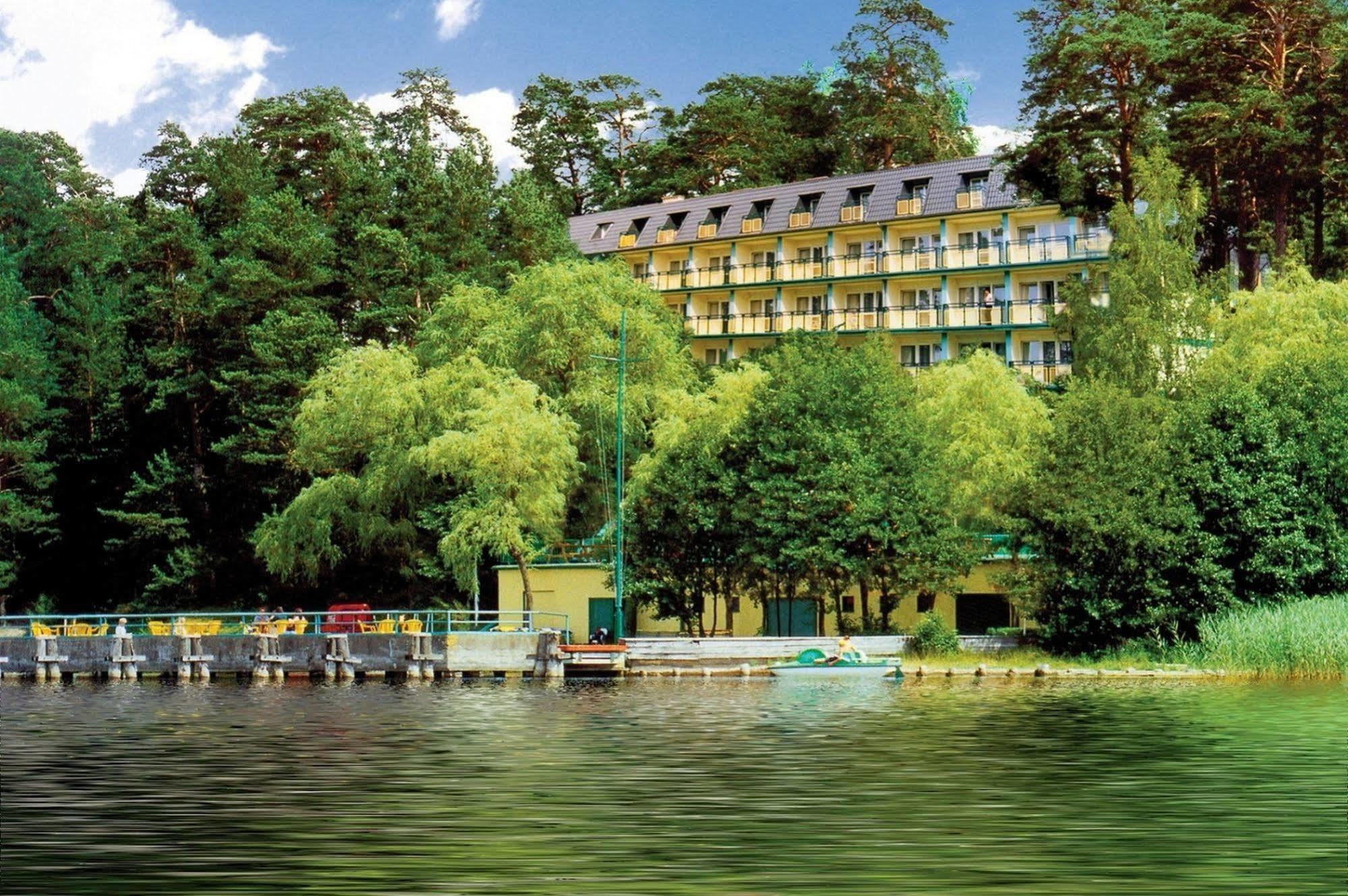 אוגוסטוב Hotel Warszawa Spa & Resort מראה חיצוני תמונה